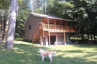 Image de Année Round Lake Home, Hdtv, Wifi, l'utilisation de l'été de Pêche & Paddle bateau.