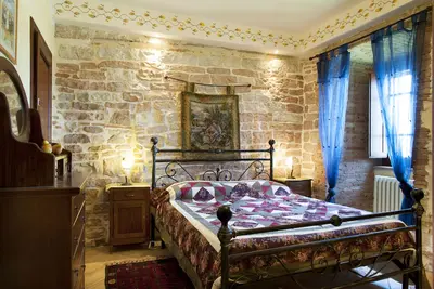 Image de Hilltop Medieval Escape avec Vue panoramique (Tibère Appartement)