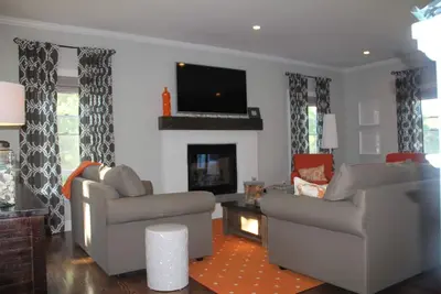 Image de Nouvellement construit la maison de 3bdrm à Edgartown. Piste cyclable. 3 miles State Beach