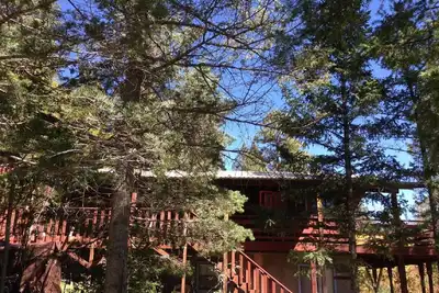 Image de Magnifique Vue Encore SITUÉE À Cloudcroft Dans Le Parcours De Golf Des Arbres Aby Lodge