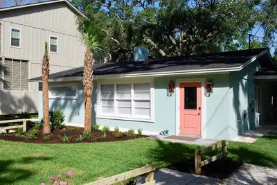 Image de 1 pâté de maisons de la plage! Nouvelle maison de plage de l'île! Quartier King & Prince