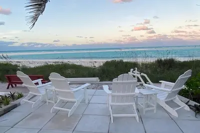 Image de Paradise Beach Cottage, Pink Sands, Crystal Clear Water w / Kayaks et Golf Cart