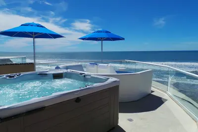 Image de 6br / 6. 5ba Superbe Oceanfront Accueil W / Rooftop Spa & Suites Master Double