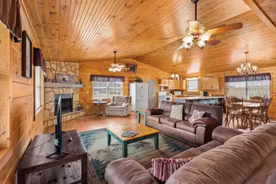 Image de Belle 4 chambres 2 salles de bain près de Pigeon Forge Wi-Fi gratuit et.