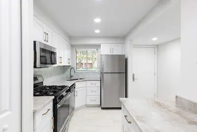 Image de Grand Condo Sur Le Conduite International Pres Du Monde De La Mer