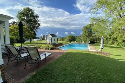 Image de Paradis privé - Maison historique de 1860 sur un domaine de 600 acres - Piscine, lac, vues