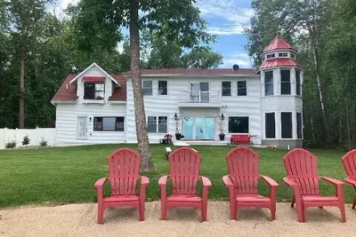 Image de Nouvelle construction! Maison privée, élévation de niveau ~ Comprend les kayaks