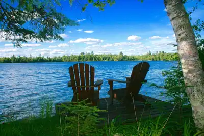 Image de Gîte de charme sur le lac Vermilion.