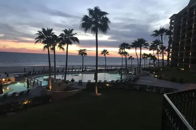 Image de Spacieux 3 chambres deluxe avec piscine et vue sur l'océan!