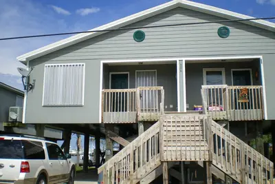 Image de Bord de l'eau appartenant à la famille 3 chambres / 2 salles de bain condo entièrement meublé