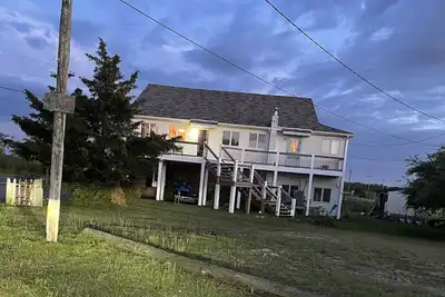Image de Second Story Spacious House, Aucun Frais SUPPLÉMENTAIRES pour vos animaux de compagnie, la plage permet aux chiens