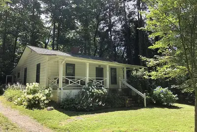 Image de Cottage confortable dans le coeur des montagnes Blue Ridge