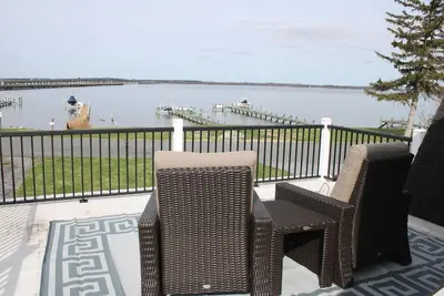 Waterfront Home sur la rivière Choptank à Cambridge Md 3 chambres 2 salles de bain et piscine