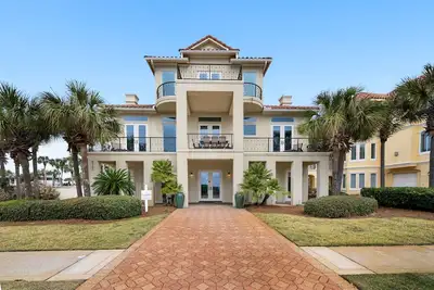 Image de Cette propriété complètement rénovée et nouvellement meublée