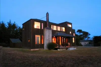 Image de L'architecture étonnante Ocean View Home présentée dans le magazine Coastal Living