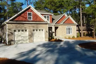 Image de Maison construite pour les golfeurs par des golfeurs - Parfait pour un voyage de golf, de grandes familles, etc.