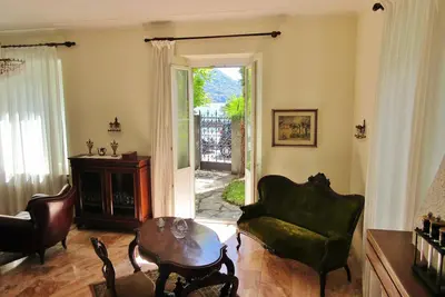 Image de Villa Carluccia en face du lac de Côme.