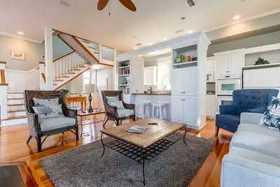 Image de Coast Cottage Dream Home