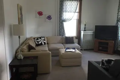 Image de Grand Appartement Au Coeur De Marquette Avec Câble Et WiFi! Animaux acceptés!