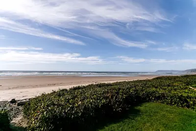 Image de 'Singing Sands' à Arch Cape: Private Ocean Front Beach House