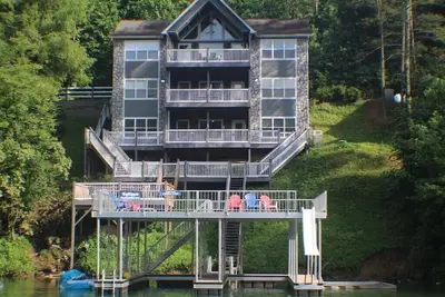 Image de 'The Big Dipper' Dining for 30, Wet Bar, Billard, 7 téléviseurs, 4 suites parentales