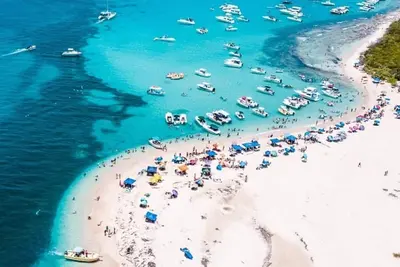 Image de Caribbean Condo- Marina, piscine et vue sur l'océan! Totalement RÉNOVÉ Marque Nouveau!