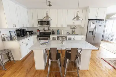 Image de Adorable 2 br / 1ba Cottage sur 200 'de Lakefront Footage sur le lac Skaneateles
