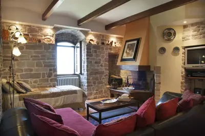 Image de Escapade médiévale au sommet d'une colline avec vue panoramique (appartement Augustus)