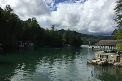 Image de Calme paisible sur le lac Rabun