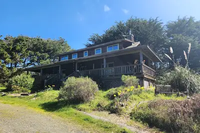 Image de Intimité relaxante surplombant la magnifique côte de Mendocino