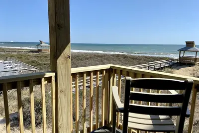 Image de Oceanfront! Mise à jour 2bd / 2Bath à Duck, Nc