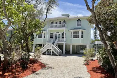 Image de Luxe 5 Br Villa pour max 10 personnes avec court de tennis et piscine à Manasota Beach