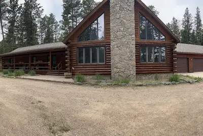 Image de Cabine spacieuse située près des sentiers de Vtt et des sentiers de chevaux d'Andy!