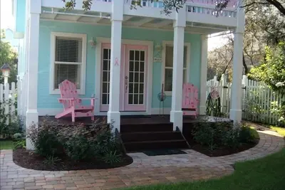 Image de 'Beach House Barbie'. . . . Parfait Étapes Cottage de la plage de piscine chauffée