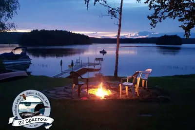 Image de Camp rustique au bord du lac avec une vue imprenable
