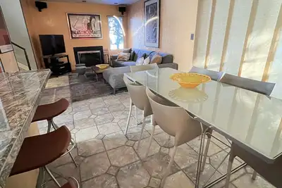 Image de Haut de gamme fraîche 3 Br Townhouse. La rénovation de l'architecte
