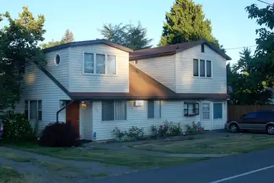 Image de Grand bien meublé, Seatac Accueil. Fermer tout ce que Seattle a à offrir