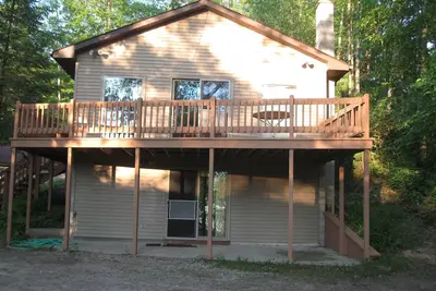 Image de Cottage propre, soigné et attrayant sur le plus beau lac du Michigan