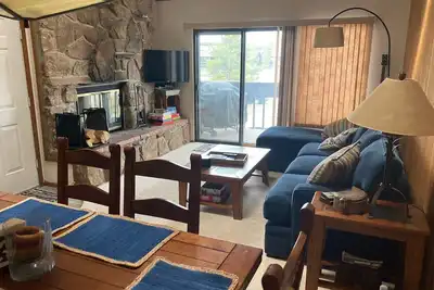 Image de Grand condo de ski familiale avec accès à toute la vallée du Fraser a à offrir