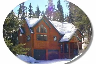 Moose -Grande de cabine pour l'hiver, printemps ou en été Location! Piscine extérieure!
