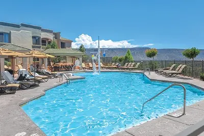 Image de 1 Bdrm Sleeps 4 ~ Grandes Vues ~ Sentiers De Rafting De Golf Tennis PÊCHE Escalade Et Plus