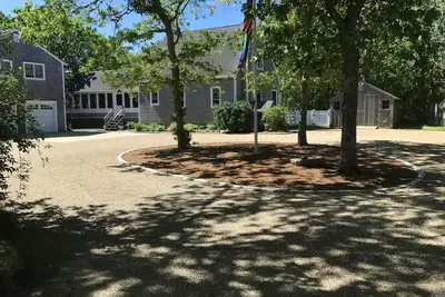 Image de Belle maison Edgartown - 3 Br / 2. 5ba, bain à remous, cuisine gastronomique, véranda grillagée