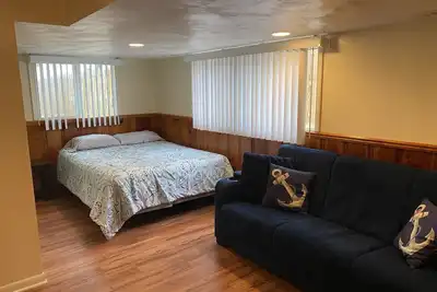 \"Deja Blue\" unité 5, 1 chambre, condo de niveau inférieur sur le lac; Holly Hok Rentals