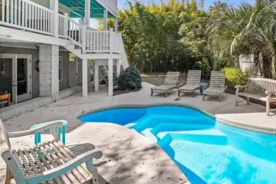 Image de Maison de luxe à Tybee Island avec piscine chauffée! Une maison de retour de la plage!