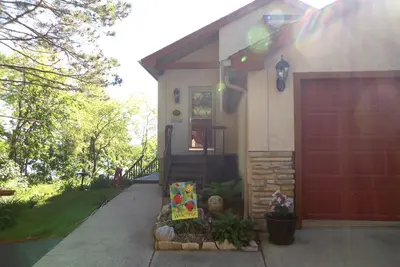 Image de Relaxing Lake Home sur le bord de Kettle Moraine State Forest