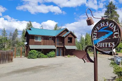 Image de RiverSong Suites, Winthrop River-View, 2-Bdrm Apt