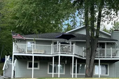 Image de Lieu de vacances en famille parfait pour toutes les saisons - sur le lac avec ponton de 20 pieds