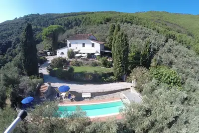 Image de Sur les collines Pisa-Lucca, Villa poétique Piscine au sel, Petit déjeuner, Pace, Nature, poésie