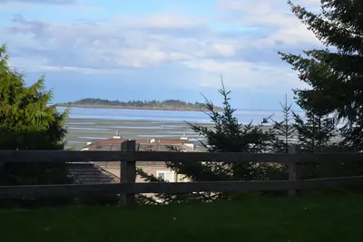 Image de Pacific Tide Beach House, Resort Drive, Rathtrevor Park, Ocean View! !