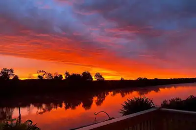 Image de Détendez-vous dans River Retreat: Maîtres / Iron Man / Nike Peach Jam